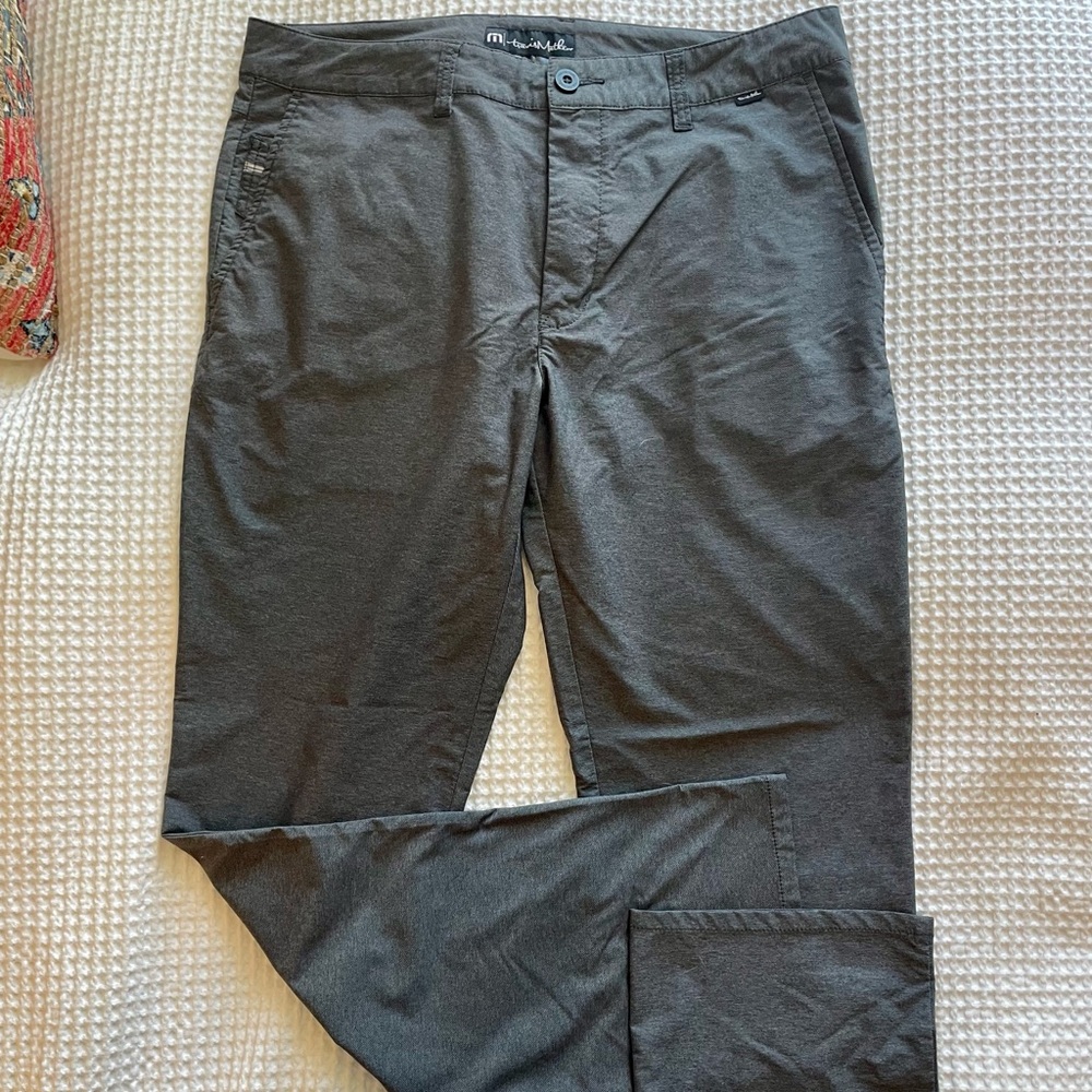 PERFECT CONDITION - Travis Mathew Pants 34x32 - Like New 🔥
